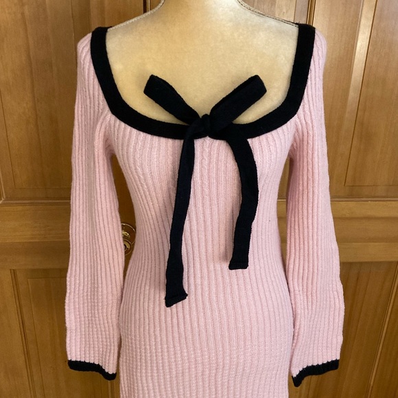 Elegant Bow Ribbon Sweater Dress. - Picture 2 of 16